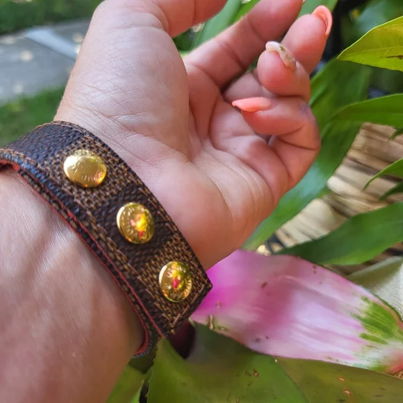 LOUIS VUITTON DAMILER BRACELET - Picture 4 of 6